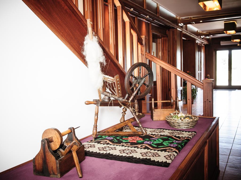 La Conac In Bucovina Hotell Gura Humorului Eksteriør bilde