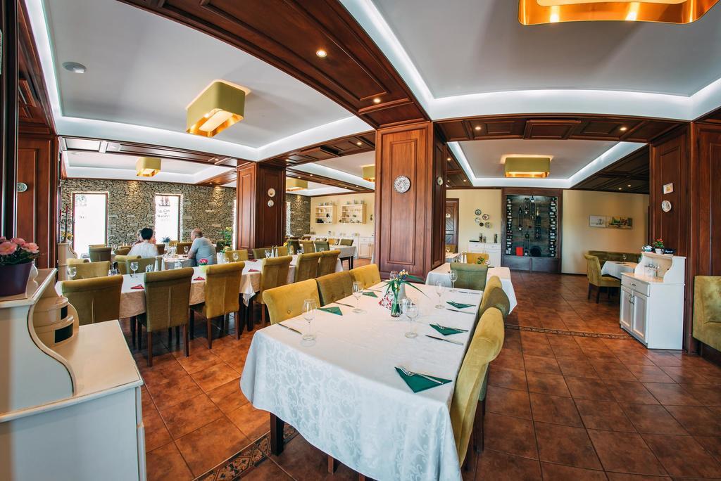 La Conac In Bucovina Hotell Gura Humorului Eksteriør bilde