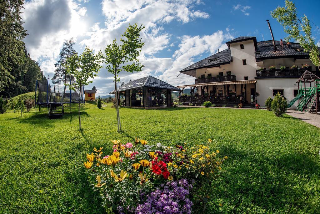 La Conac In Bucovina Hotell Gura Humorului Eksteriør bilde